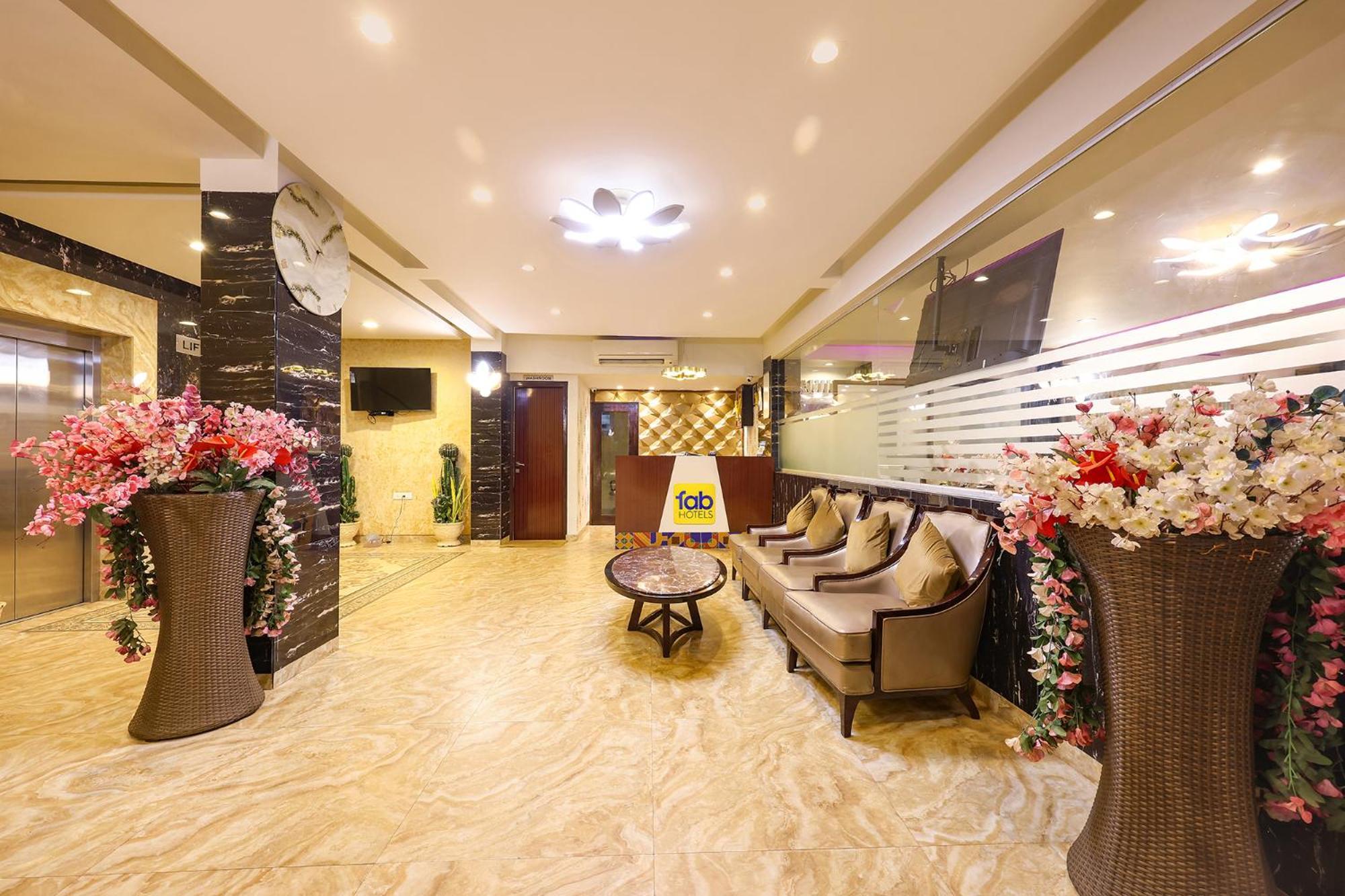 Fabhotel Prime Sarala Crown With Pool - Nr Calangute Beach Dış mekan fotoğraf