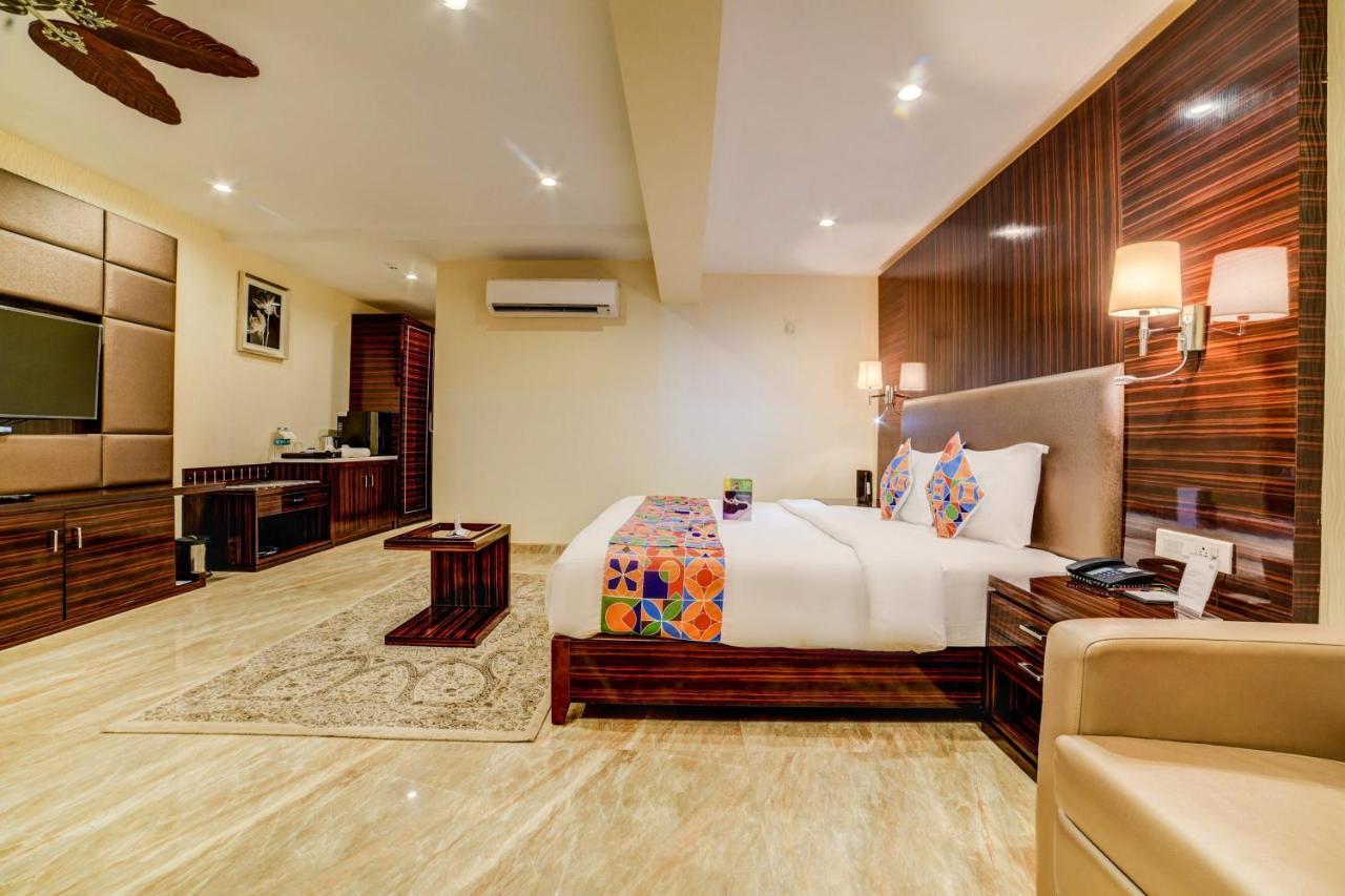 Fabhotel Prime Sarala Crown With Pool - Nr Calangute Beach Dış mekan fotoğraf