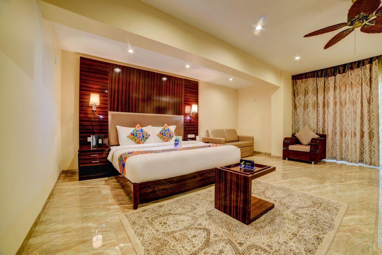 Fabhotel Prime Sarala Crown With Pool - Nr Calangute Beach Dış mekan fotoğraf