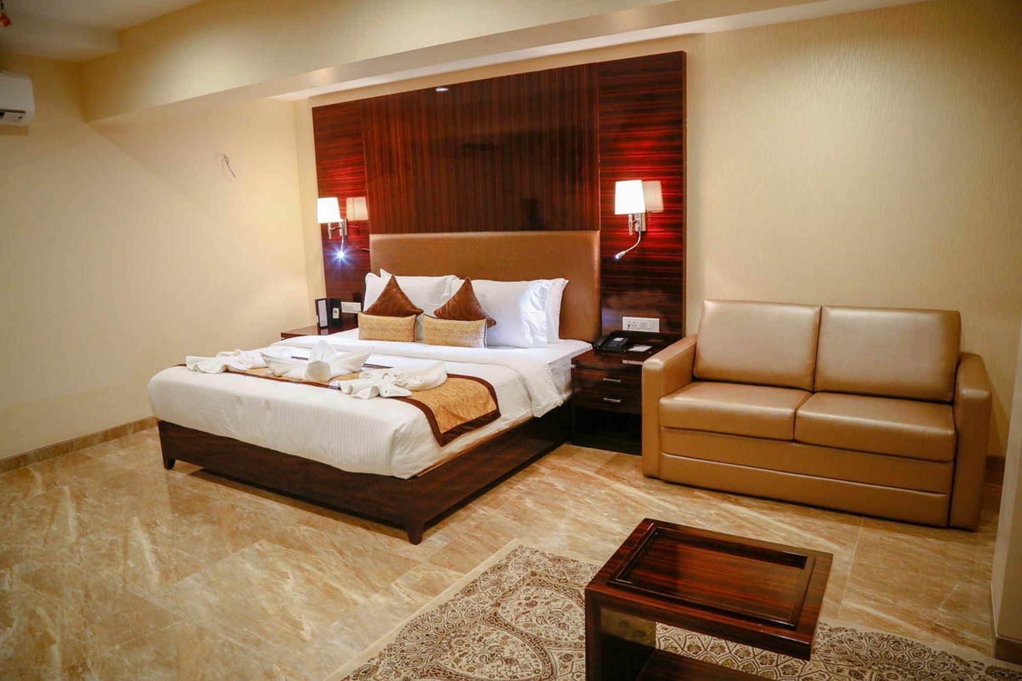 Fabhotel Prime Sarala Crown With Pool - Nr Calangute Beach Dış mekan fotoğraf